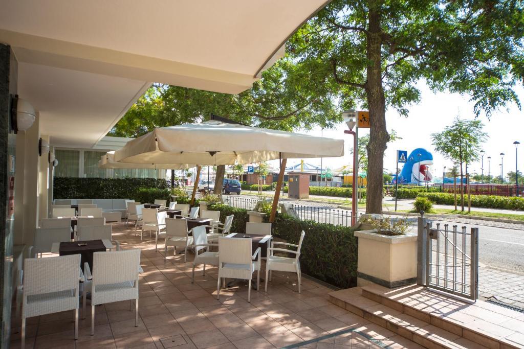 Hotel Astoria Misano Adriatico Exterior photo